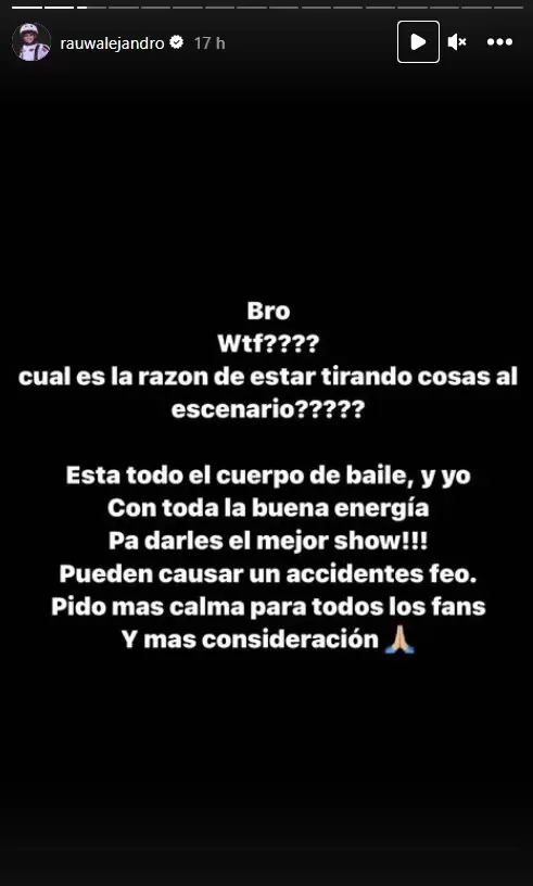 El cantante mostr el golpe que recibi en la frente.