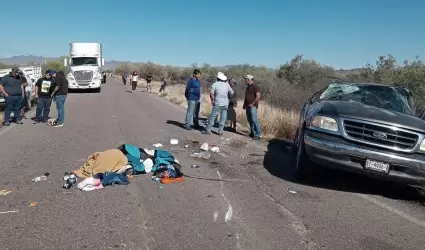 Volcamiento en Calle Cuatro, de los Arrieros hacia Baha de Kino