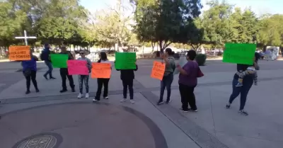 Manifestacin de familiares y amigos de familia atropellada