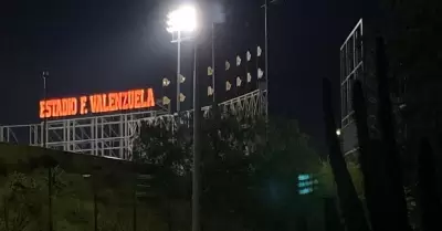 Letras colocadas en el interior del estadio de beisbol