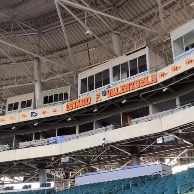 Interior del Estadio Fernando Valenzuela