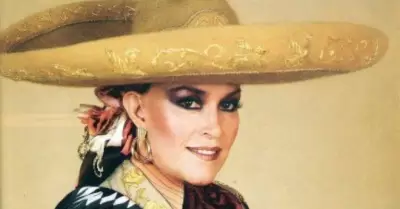 Familiares de Lucha Villa desmintieron su fallecimiento.