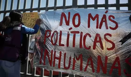 Migrantes y simpatizantes protestan en Ciudad Jurez por las vctimas del incend