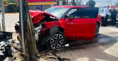 Aparatoso choque en la colonia San Benito