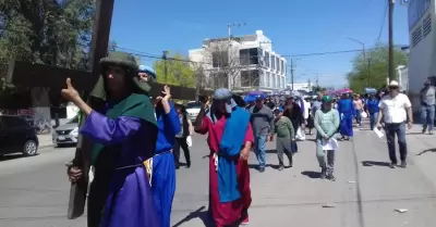 Escenificacin del Viacrucis en la iglesia de Ftima