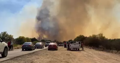 Se presenta incendio en la carretera Hermosillo-Mazatn