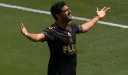 Carlos Vela anot ante el LA Galaxy