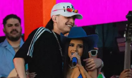 Peso Pluma y Becky G interpretaron "Chanel".