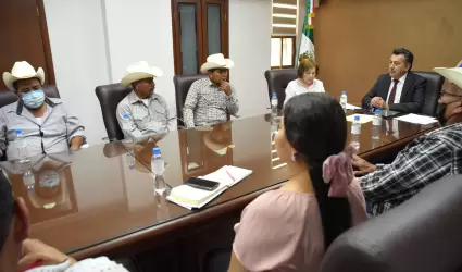 El Alcalde Javier Lamarque Cano recibi a las autoridades tradicionales de la et