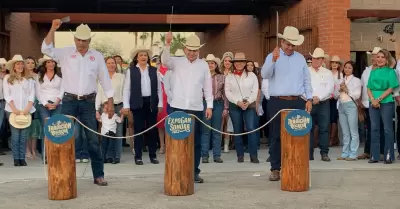 El acto protocolario con el que se pone en marcha la fiesta del pueblo corri a 