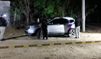 Encuentran cadveres en camioneta abandonada en Culiacn