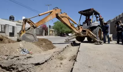 Pavimentan calles con recursos de regularizacin de autos.