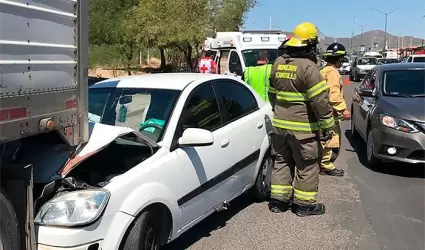 Choque por alcance en la colonia Solidaridad