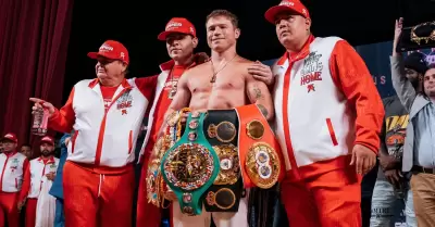 "Canelo" lvarez vence a John Ryder