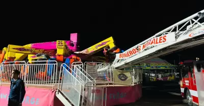 Juegos mecnicos en la Feria de las Flores, en Nogales