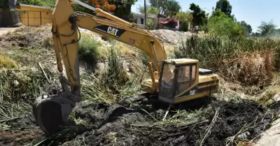 Limpieza de canales en Hermosillo