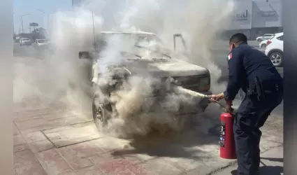 El agente Raymundo Pablos apoy en el combate de incendio