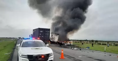 Al llegar al lugar, Proteccin Civil dio cuenta que afuera de la camioneta se en