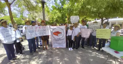 Manifestacin de maestros jubilados y pensionados