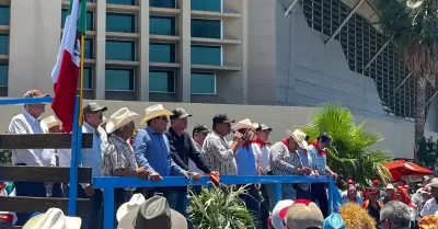 Plantn frente a las oficinas de la Secretara de Agricultura y Desarrollo Rural