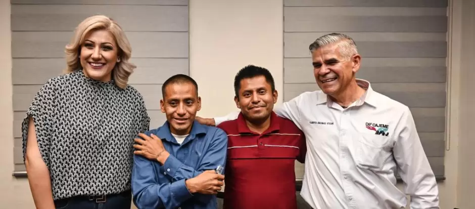 Rigoberto se rene con su familia