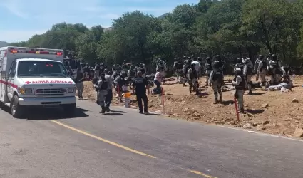 Elementos de la Guardia Nacional sufren accidente en carretera Cananea-muris