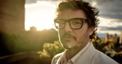 Pedro Pascal ya no deja que sus fans toquen sus ojos cuando se toman selfies.