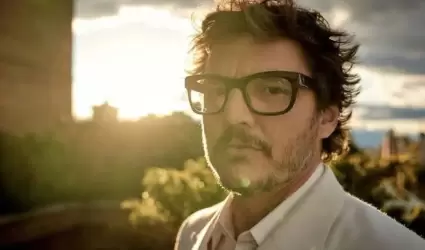 Pedro Pascal ya no deja que sus fans toquen sus ojos cuando se toman selfies.