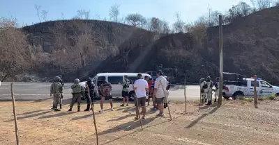 Equipo de beisbolistas es atacado a balazos