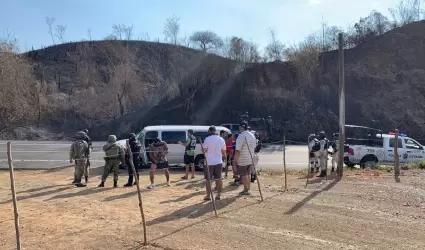 Equipo de beisbolistas es atacado a balazos