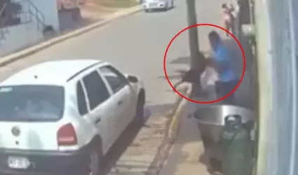 Hombre lanza a perro a cazo con aceite hirviendo