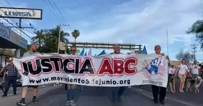 Inicia la marcha por justicia a 14 aos de incendio de la Guardera ABC