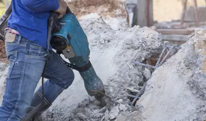 Hombre en obra de construccin