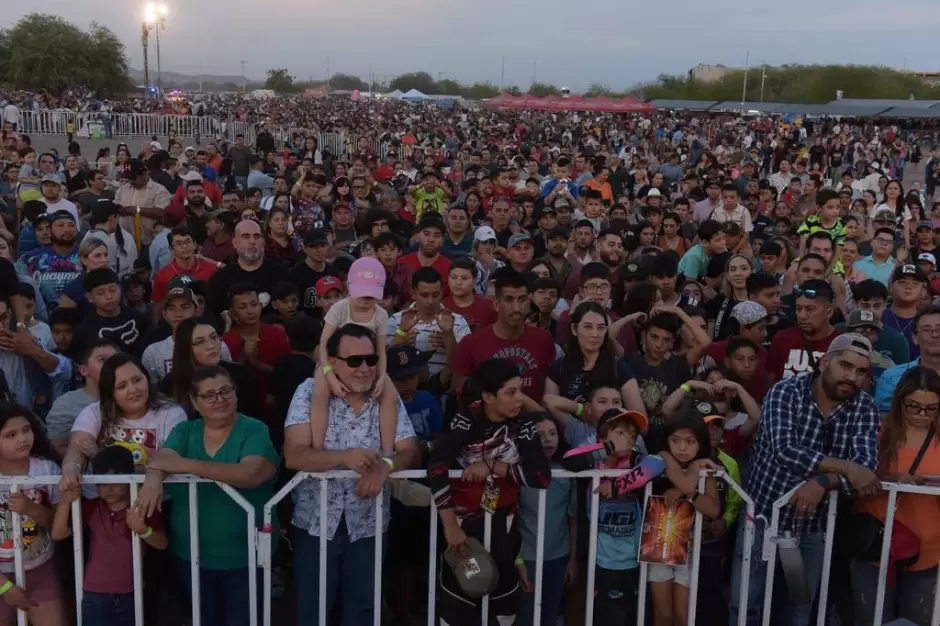 Asistentes a Monster Truck HMO