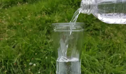 Vaso con agua