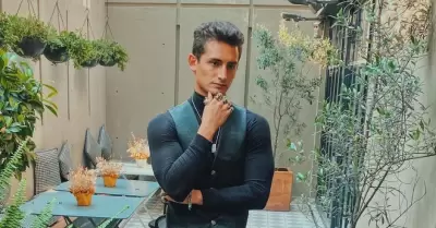 Emilio Osorio gan un reto en la cena de los nominados.