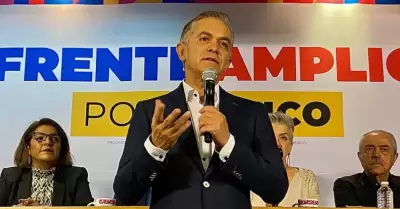 Miguel ngel Mancera se registr como aspirante para ser candidato presidencial.