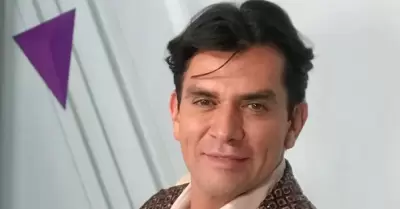 Jorge Salinas participa en la obra de teatro "Los amantes perfectos".