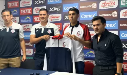 Francisco Lira, del equipo Obson Dynamo,fue firmado este mircoles por el Club C