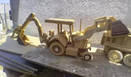 Carrito elaborado con madera