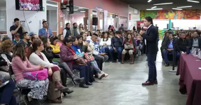 Mario Delgado en encuentro con morenistas