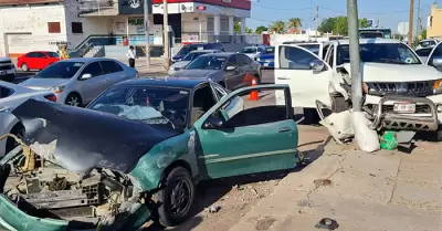 Choque en Jos S. Healy y Reforma