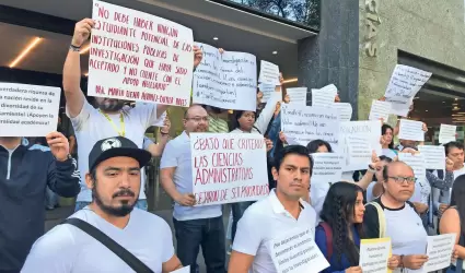 Estudiantes de posgrado se manifestaron en las instalaciones del Conahcyt para p