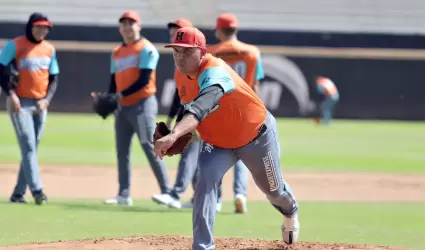 Juan Pablo Oramas se report a los entrenamientos de pretemporada