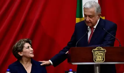 Andrs Manuel Lpez Obrador acudi a la toma de posesin de Delfina Gmez.