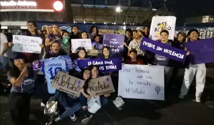 Manifestacin afuera del Estadio Azteca en apoyo a la jugadora Jennifer Hermoso