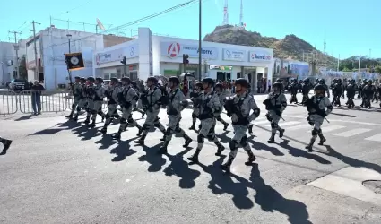 Desfile cvico militar