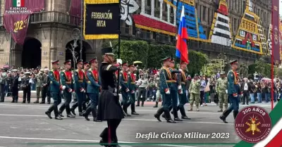 Regimiento Preobrazhenskiy participó en desfile de México