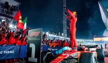 Carlos Sainz gana el Gran Premio de Singapur