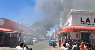 Incendio de camioneta en el Centro